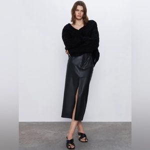 NWT RARE Zara cozy black V neckline woven cable knit sweater Size S